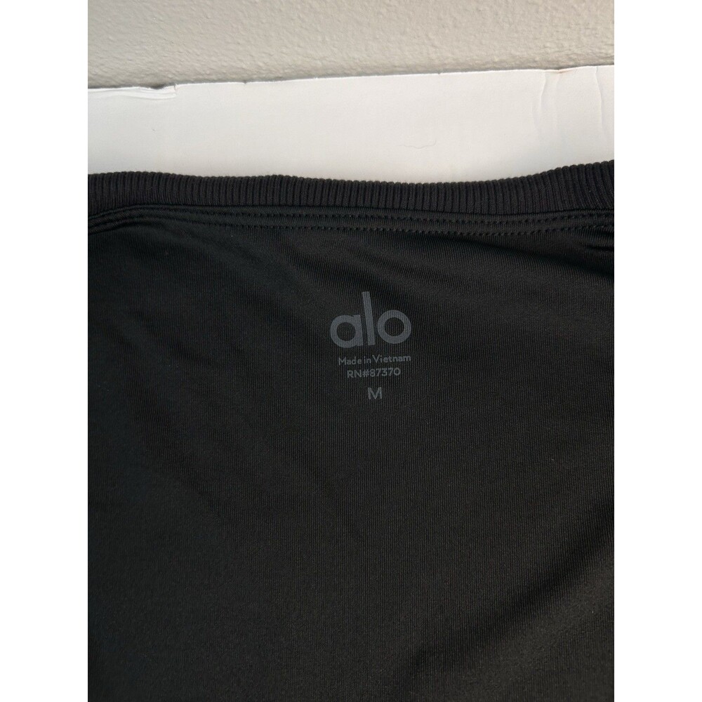 ALO Yoga Womens Size Medium Ribbed Black Sweetheart Cap Short Sleeved Active Top - Picture 3 of 7